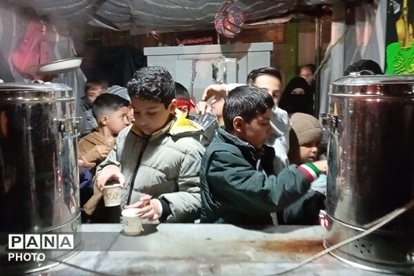 اینجا دانش‌آموزان و فرهنگیان میدان‌داری می‌کنند