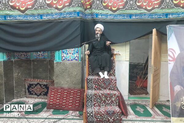 فضای شهر با برگزاری مراسم عزاداری امام حسین(ع) حال و هوای عاشورایی گرفت