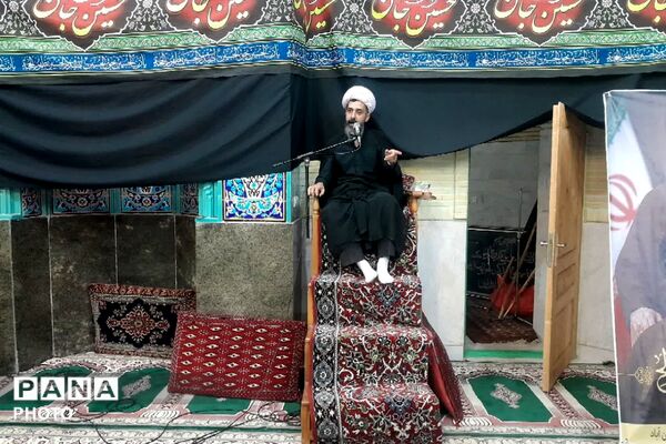 فضای شهر با برگزاری مراسم عزاداری امام حسین(ع) حال و هوای عاشورایی گرفت