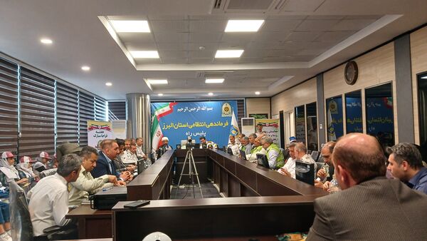 جمعی از دانش‌آموزان استان البرز به عنوان همیار پلیس انتخاب شدند