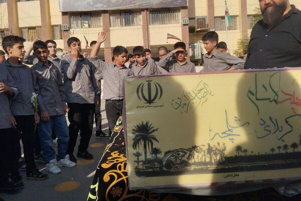 تجدید میثاق نسل نوجوان با آرمان‌های شهدا در مراسم تشییع شهید گمنام ورامین