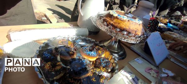 برپایی بازارچه دانش آموزی در دبیرستان نمونه اندیشه شهرستان کاشمر