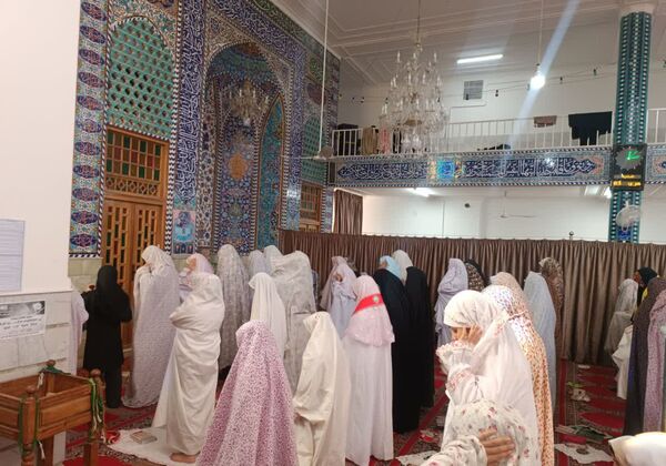 جماعت در اعتکاف دانش‌آموزی، طعم شیرین بندگی