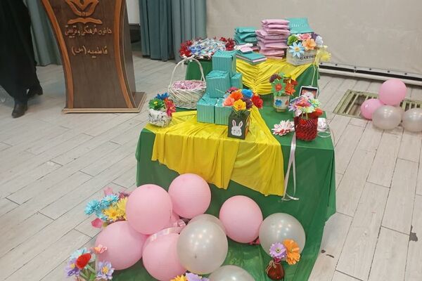 جشن میلاد حضرت زهرا(س) و روز مادر دبیرستان ریحانه النبی باقرشهر 