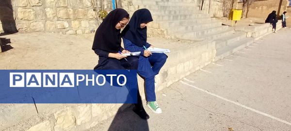 رقابت دانش‌آموزان خانمیرزا در امتحانات نهایی