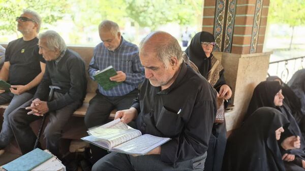 تجدید میثاق قاریان قرآن و اهالی بلده با شهدای گمنام
