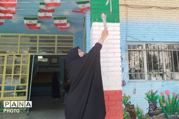 جشن «جوانه‌ها»؛ آغاز یک مسیر تازه برای هفتمی‌های دبیرستان هدی 