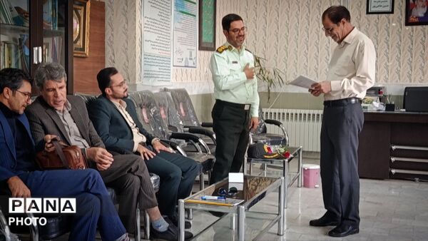 گرامیداشت هفته نیروی انتظامی در دبیرستان میثاق