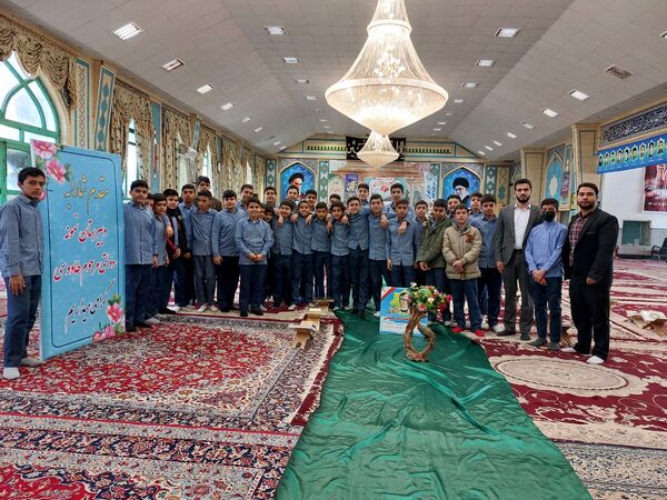 محفل انس با قرآن در تکیه ابوالفضلی مزده