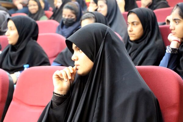 اکران دانش‌آموزی فیلم «مرد نقره‌ای»