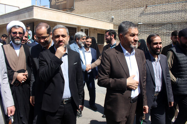 حضور عزتمندانه مردم قم در راهپیمایی آخرین جمعه ماه رمضان