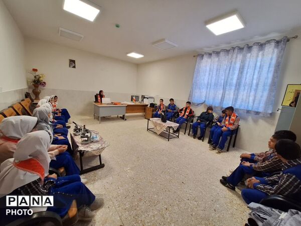 روز بدون کیف در آموزشگاه شهید ذوالفقاری روستای احمد آباد