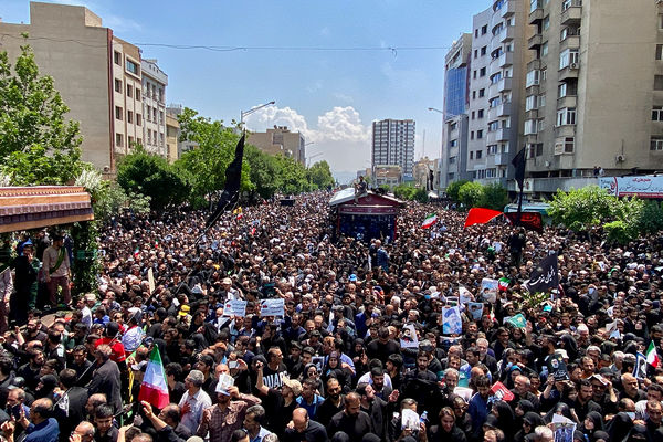 مراسم تشییع پیکر شهدای خدمت در تهران
