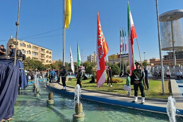 مراسم وداع با پیکر پاک شهید نیلفروشان