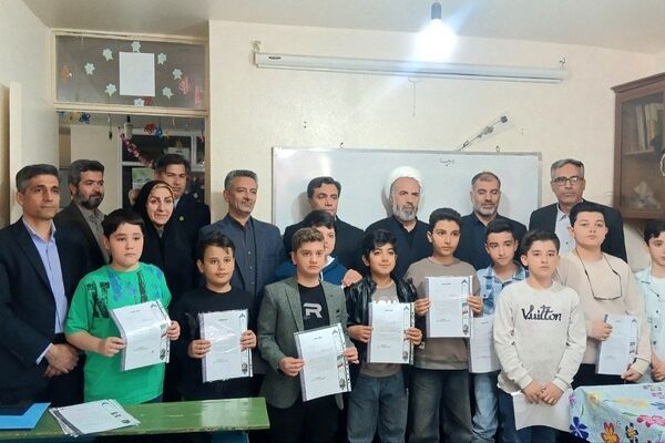 تجلیل مسئولان استانی از دانش‌آموزان و عوامل دبستان میقات به خاطر اقدام انسان‌دوستانه