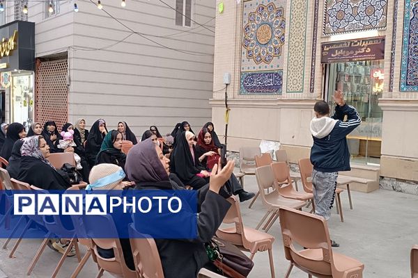 پیشوا غرق در نور نیمه شعبان