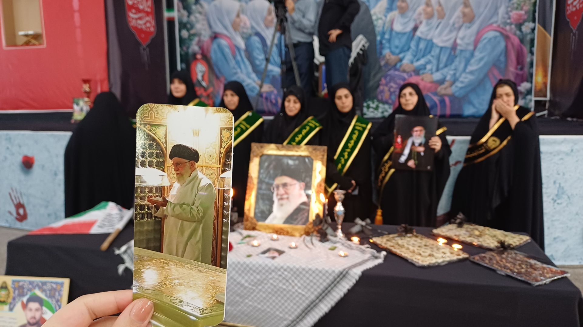 همایش دانش‌آموزان و بانوان خرم آبادی در سوگ رهبر شهید 