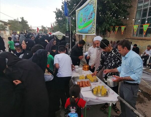 جشن یک کیلومتری عید غدیر در شهرستان بام و صفی آباد 