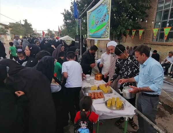 جشن یک کیلومتری عید غدیر در شهرستان بام و صفی آباد 