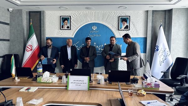تقدیر از عوامل اجرایی جشنواره ملی طراحی و دوخت لباس دانش‌آموزی با حضور انجمن اولیا‌ و مربیان استان مرکزی