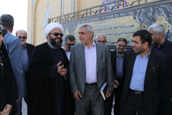 نشست اعضاء کمیسیون برنامه و بودجه مجلس شورای اسلامی در زیارتگاه شهید آیت الله مدرس(ره)