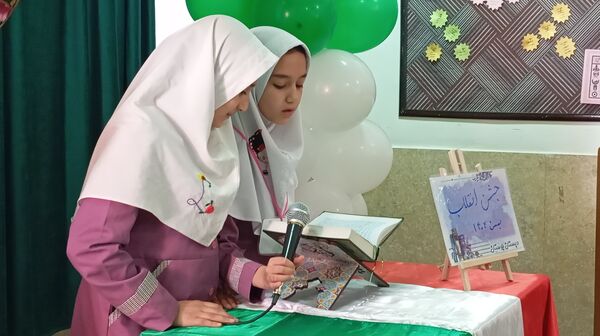  قاب‌های خبری از مراسم زنگ انقلاب در دبستان بوستان شهرستان بن