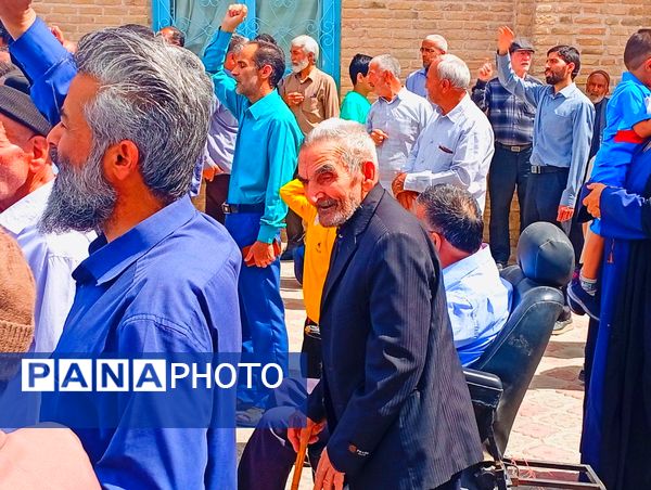 مشت هایی که آزادی فلسطین را صدا میزند