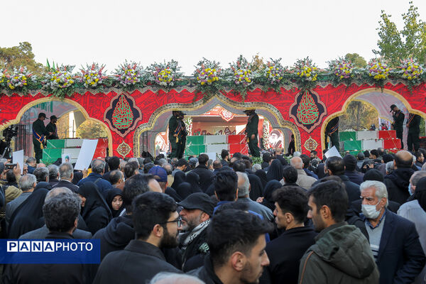تشییع پیکر مطهر ۱۰۰ شهید گمنام