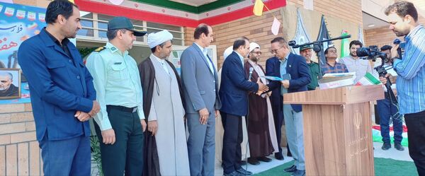 نواخته شدن زنگ مهر در شهرستان قلعه‌گنج