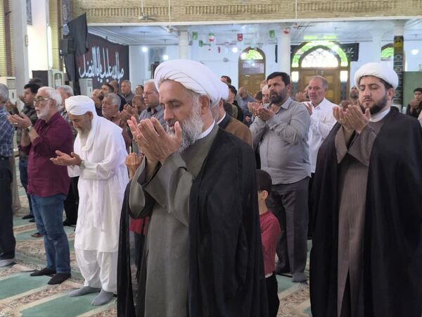 پیوند دل‌های مؤمن در صفوف نماز جمعه بندرترکمن