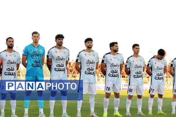 برد شیرین تراکتور در خانه مقابل آلمینیوم اراک