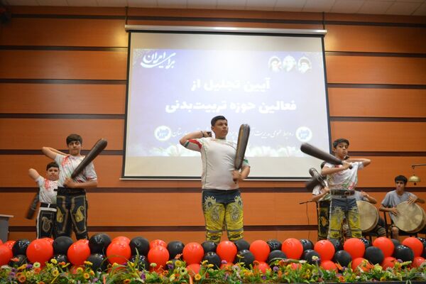 بهارستان‌دو از برترین‌های تربیت‌بدنی تقدیر کرد