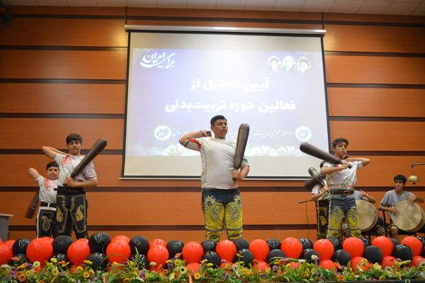 بهارستان‌دو از برترین‌های تربیت‌بدنی تقدیر کرد