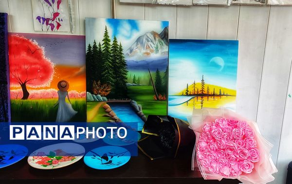 نمایشگاه هنری دانش آموزان در دبیرستان مهردخت 