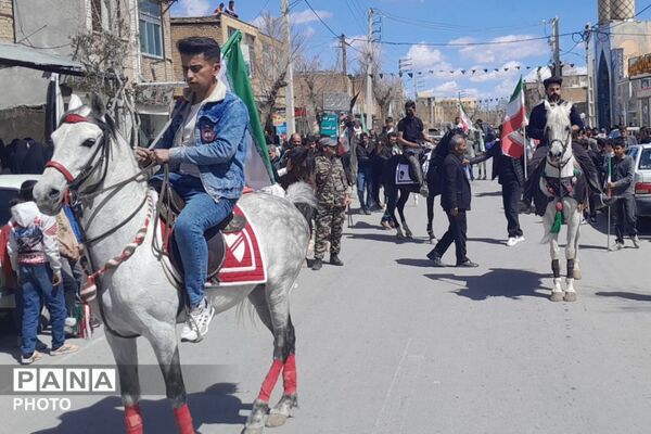 رژه اسب‌سواران شهرستان بن به روایت تصویر