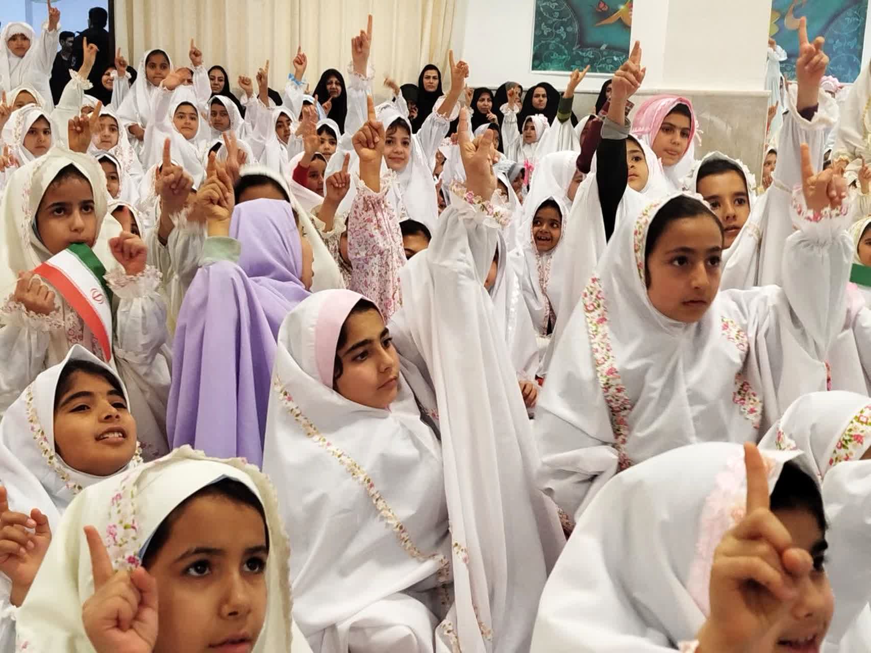 جشن تکلیف برای ۳۶۰ دانش‌آموز پایه سوم شهرستان فاروج