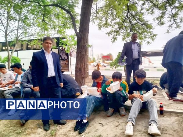 برگزاری اردوی تفریحی ـ زیارتی دبیرستان نمونه دولتی دانش به مقصد مشهد مقدس