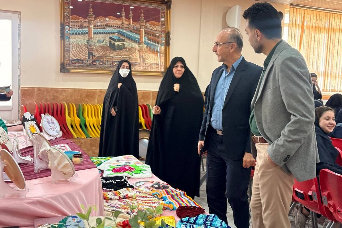 زنگ آغاز رقابت‌های هنری در گل‌های نمونه ورامین به صدا در آمد