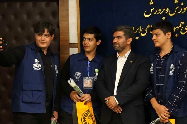 گرامیداشت روز خبرنگار در سازمان دانش‌آموزی؛ تجلیل از خبرنگاران دانش‌آموز پانا شهرستانهای تهران با حضور وزیر آموزش و پرورش