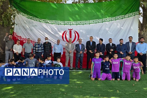 آیین افتتاحیه زمین چمن مصنوعی دبستان اسماعیل سامنی ناحیه ۲ بهارستان