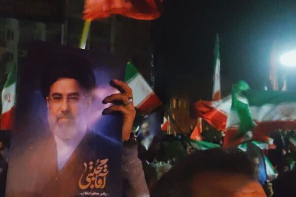 تشییع ۴ شهید ناو دنا در میدان جمهوری
