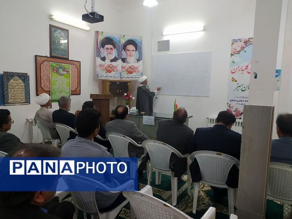 برگزاری کلاس سیری در نهج البلاغه در دبیرستان نمونه دانش کاشمر