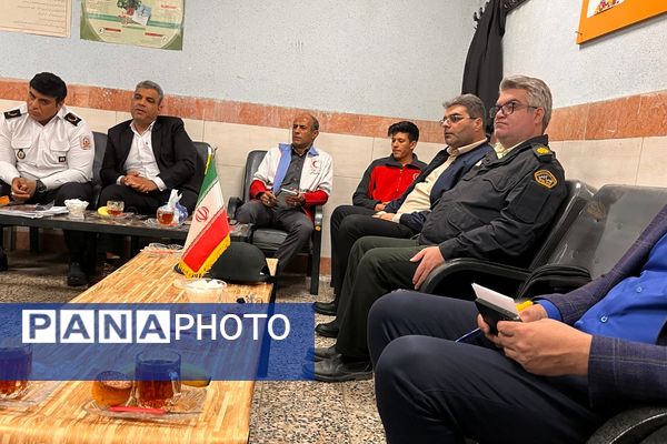 جلسه هماهنگی مانور زلزله در مدرسه شایستگان شهرستان قدس