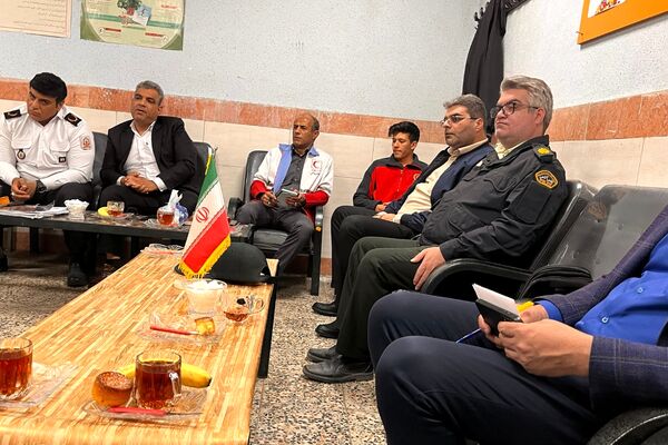 جلسه هماهنگی مانور زلزله در مدرسه شایستگان شهرستان قدس