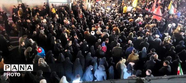 میدان لاله نظرآباد پاتوق دلدادگان رهبر