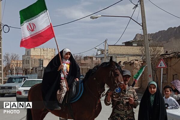 رژه اسب‌سواران شهرستان بن به روایت تصویر