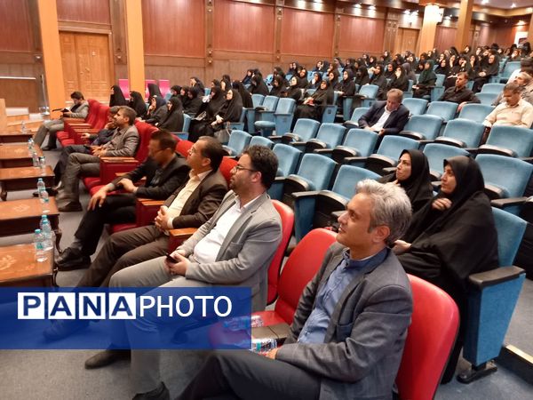 جلسه ستاد پروژه مهر مدارس دولتی و غیردولتی ناحیه ۶ مشهد در فرهنگسرای مصلی نژاد