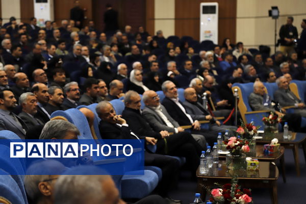 تکریم سازندگان فردای ایران