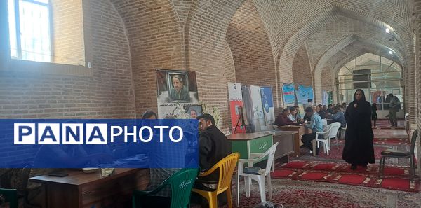 میز خدمت اداره‌های شهرستان نیشابور در جمعه خشم و نصر 