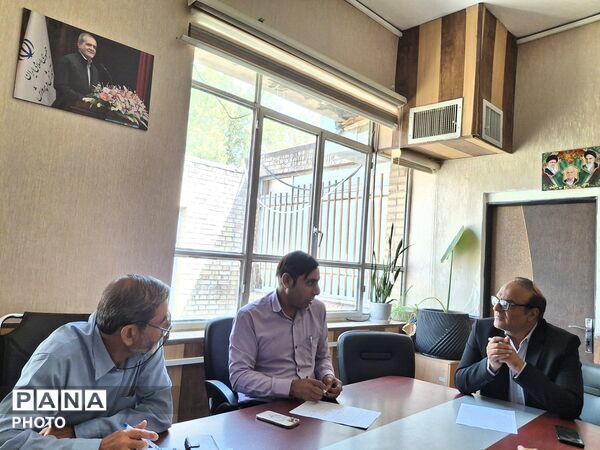 جلسه کارگروه کمیته مناسبت‌ها با محوریت هفته دفاع مقدس در مدارس تبادکان